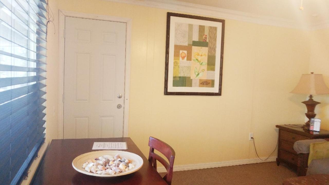 Hidden Harbor Suites Fort Myers Beach Exterior photo