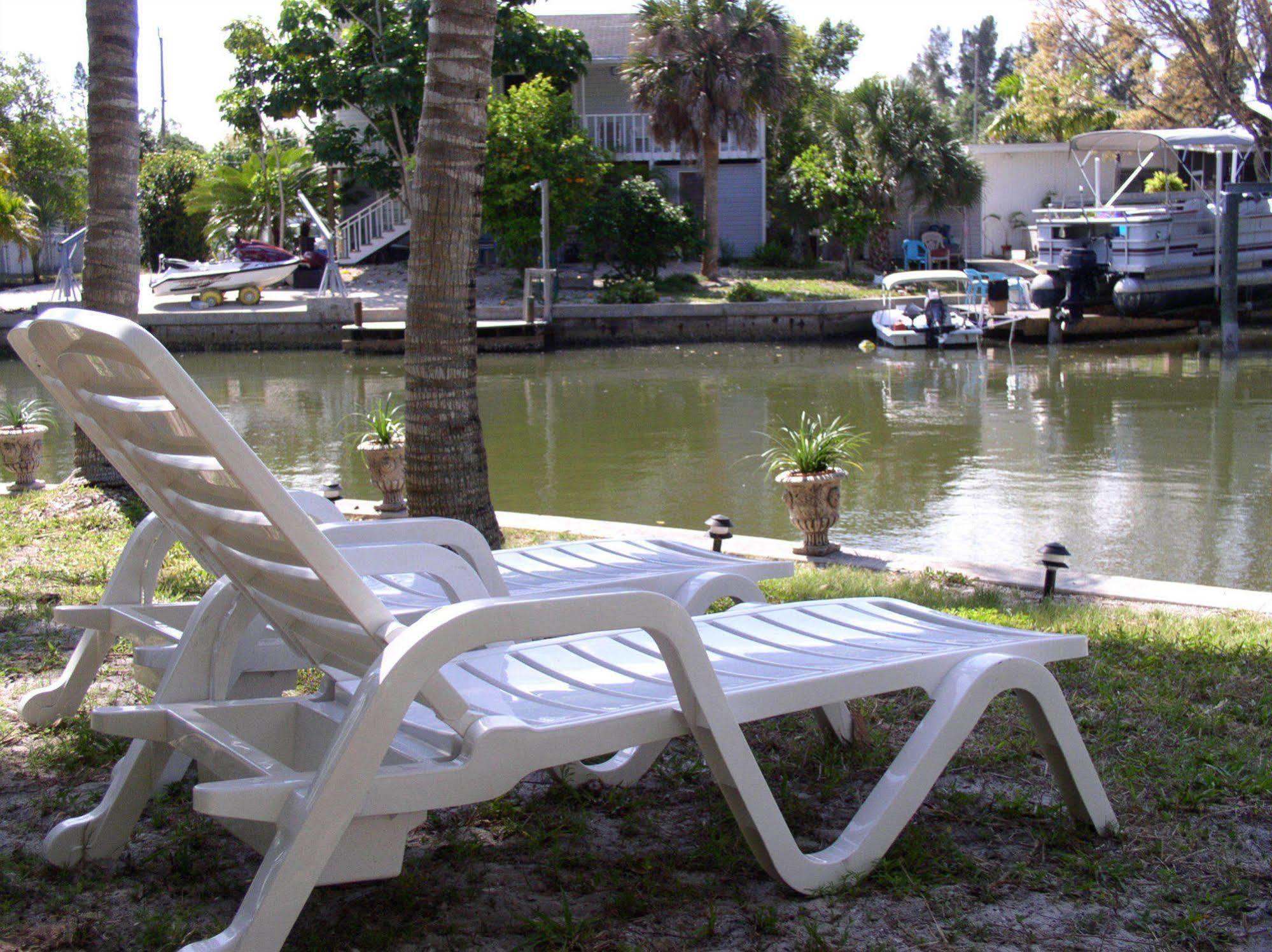 Hidden Harbor Suites Fort Myers Beach Exterior photo